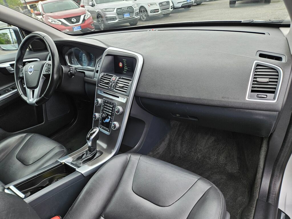 Used 2015 Volvo XC60 T5 AWD/4WD image 11