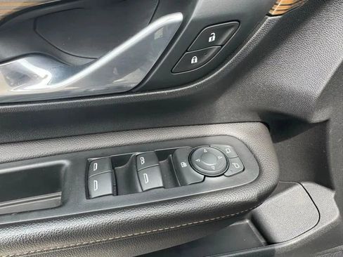 Used 2020 GMC Terrain SLE w/ LPO, Floor Liner Package FWD image 12