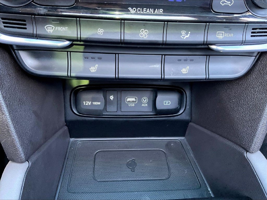 Used 2020 Hyundai Santa Fe SEL w/ Convenience + Premium Package FWD image 18