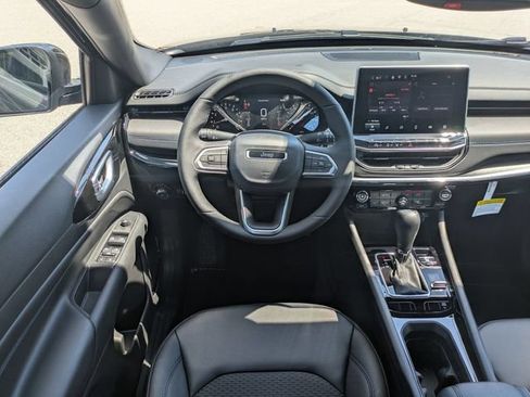 New 2026 Jeep Compass Latitude AWD/4WD image 28
