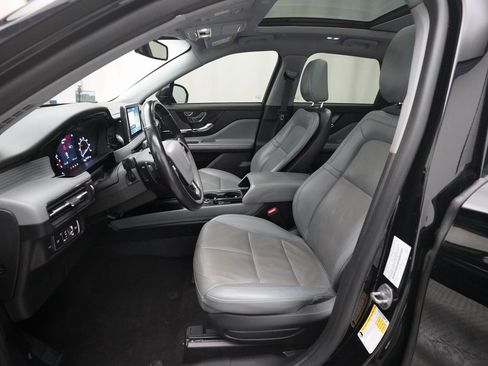 Used 2022 Lincoln Corsair AWD w/ Premium Package image 7