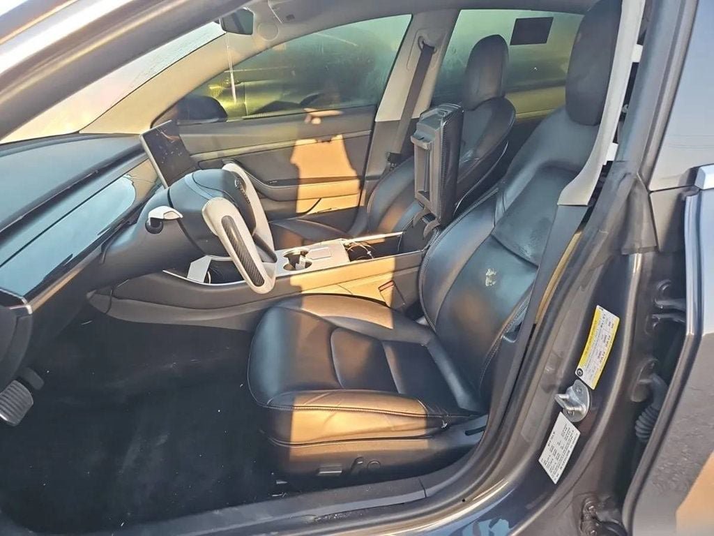 Used 2020 Tesla Model 3 Standard Range Plus RWD image 7