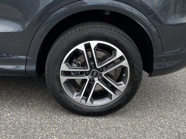 Used 2025 Audi Q5 Premium w/ Convenience Package AWD/4WD image 18
