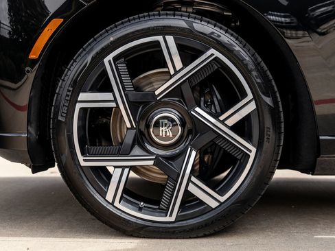 New 2027 Rolls-Royce Cullinan Black Badge AWD/4WD image 13