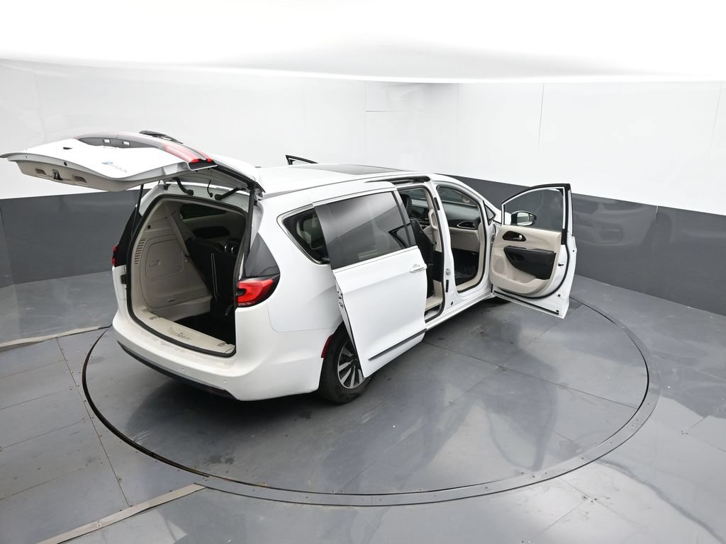 Used 2023 Chrysler Pacifica Limited FWD image 57