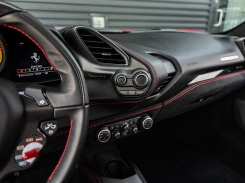 Used 2017 Ferrari 488 GTB RWD image 39