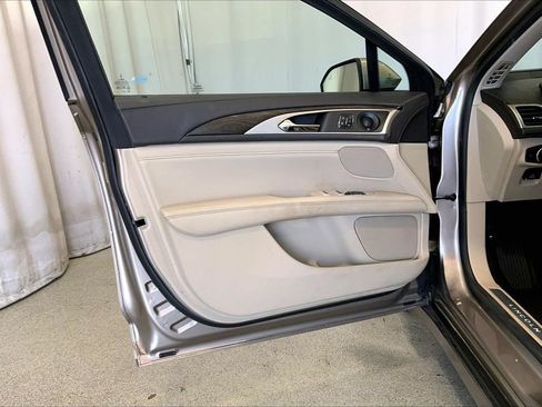 Used 2018 Lincoln MKZ Reserve w/ Technology Package FWD image 21