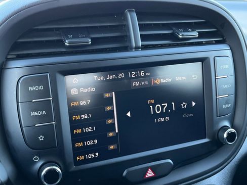 Used 2025 Kia Soul LX w/ LX Technology Package image 20