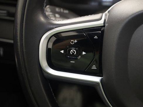 Used 2020 Volvo XC90 T6 Momentum w/ Protection Package Premier image 36