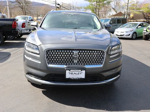 Used 2022 Lincoln Nautilus Reserve image 2