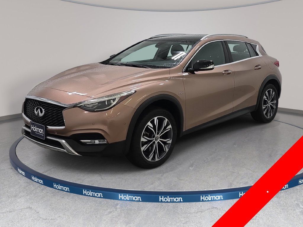 Used 2017 INFINITI QX30 Premium w/ Navigation Package AWD/4WD image 1