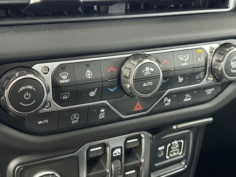 New 2026 Jeep Wrangler Unlimited Rubicon w/ Safety Group image 18