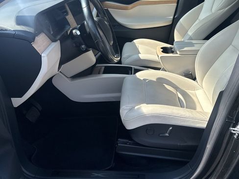 Used 2018 Tesla Model X 75D AWD/4WD image 9