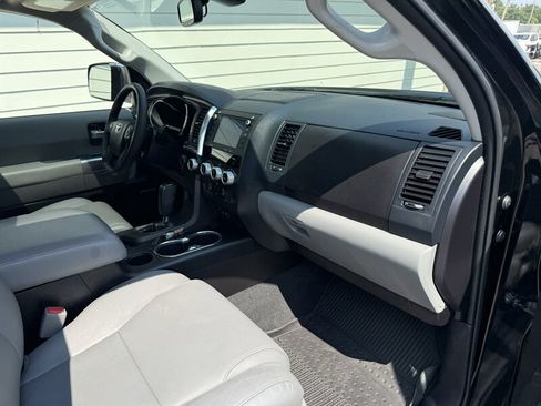 Used 2021 Toyota Sequoia Limited AWD/4WD image 36