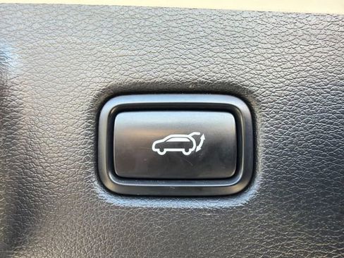 Used 2022 Kia Telluride SX w/ SX Prestige Package image 19