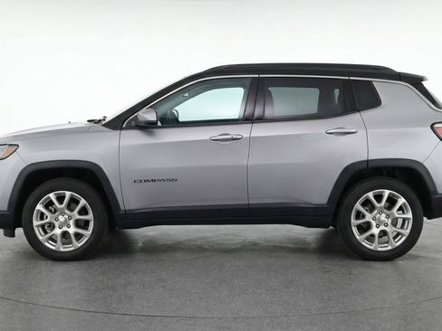 Used 2025 Jeep Compass Limited AWD/4WD image 3