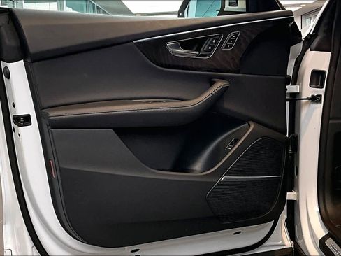 Used 2023 Audi Q8 Premium Plus w/ Premium Plus Package image 22