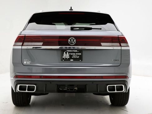 Used 2024 Volkswagen Atlas Cross Sport SEL R-Line image 8