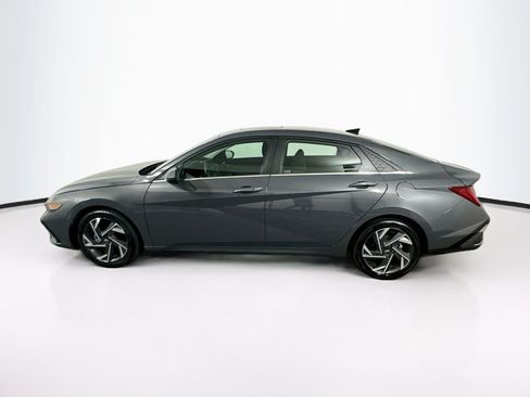 Used 2025 Hyundai Elantra SEL FWD image 4