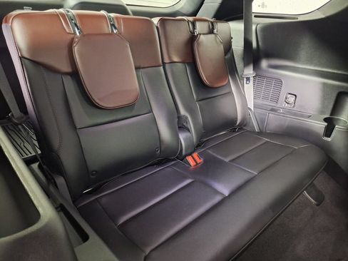 Used 2022 Ford Explorer Platinum w/ Equipment Group 601A RWD image 30