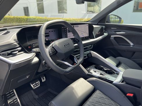 Used 2026 Audi SQ5 Premium Plus AWD/4WD image 16
