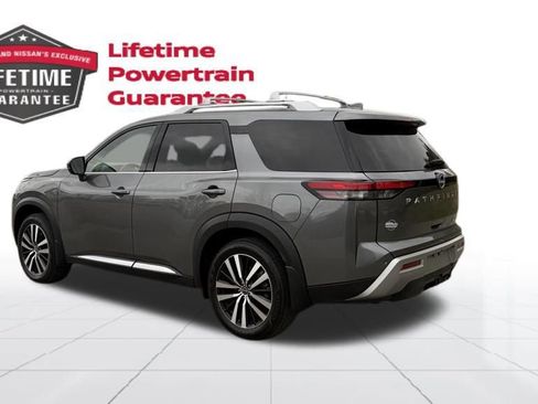 Certified 2025 Nissan Pathfinder Platinum w/ Cargo Package FWD image 3