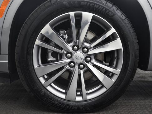 Certified 2025 Cadillac XT6 Premium Luxury image 8