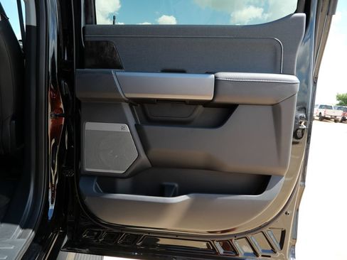 New 2026 Ford F250 Lariat w/ Black Appearance Package AWD/4WD image 16