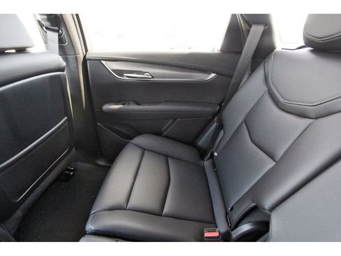 New 2026 Cadillac XT5 Luxury image 12