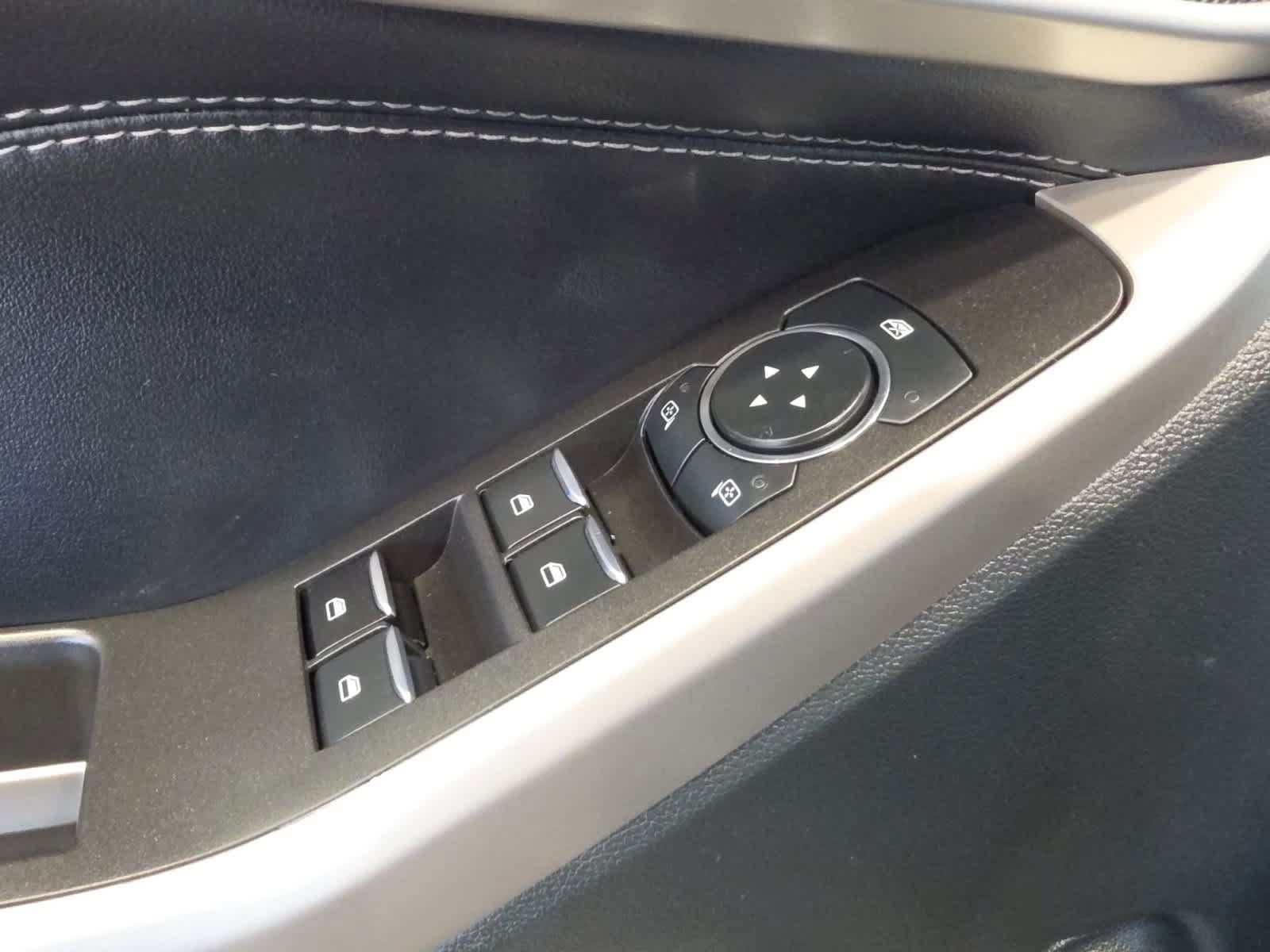 Used 2023 Ford Explorer XLT w/ Equipment Group 202A AWD/4WD image 16