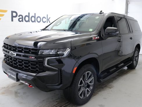 Used 2023 Chevrolet Suburban Z71 w/ Luxury Package image 3