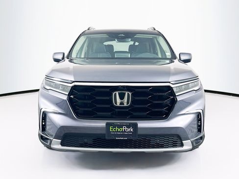 Used 2025 Honda Pilot Elite image 2
