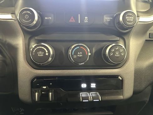 Used 2024 RAM 3500 Big Horn image 17