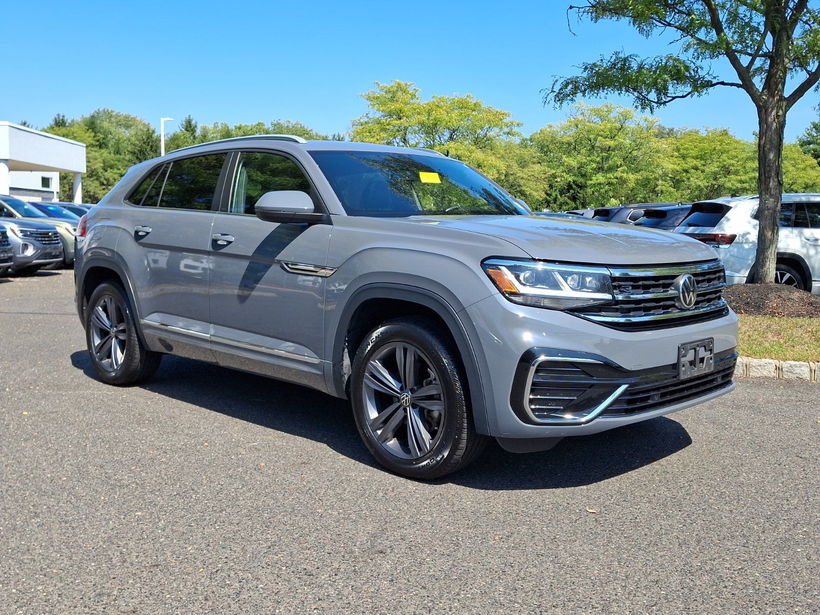 Used 2021 Volkswagen Atlas Cross Sport SE w/ Panoramic Sunroof Package FWD image 1