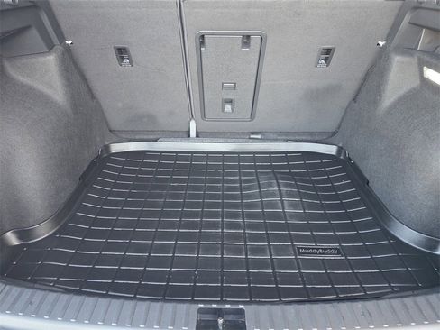 Used 2025 Volkswagen Taos SE image 22