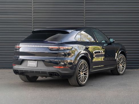 Certified 2023 Porsche Cayenne S image 8