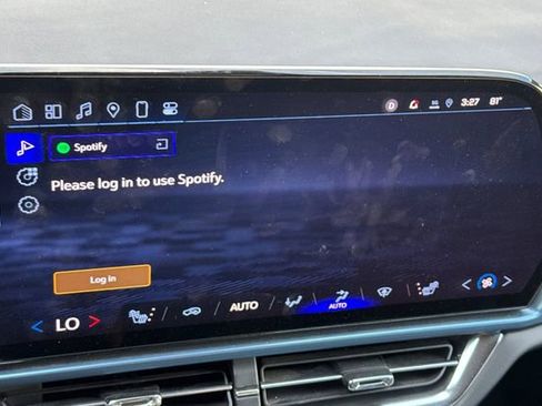 Certified 2024 Chevrolet Equinox EV LT image 25