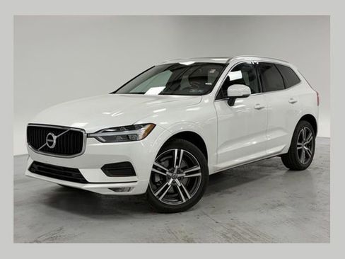 Used 2021 Volvo XC60 T6 Momentum image 1