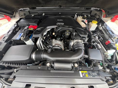 Used 2020 Jeep Gladiator Overland AWD/4WD image 36