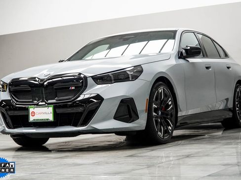 Used 2025 BMW i5 M60 w/ Premium Package image 8