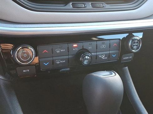 New 2026 Jeep Compass Limited image 12