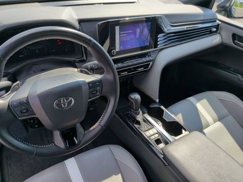 Used 2025 Toyota Camry SE FWD image 20