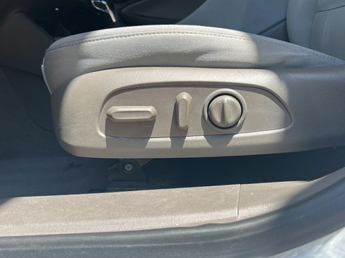 Used 2021 Chevrolet Malibu LT FWD image 9