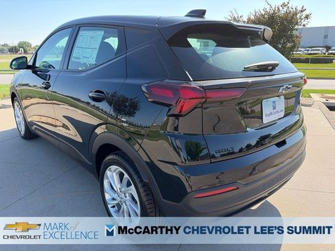New 2027 Chevrolet Bolt LT w/ Comfort Package FWD image 17
