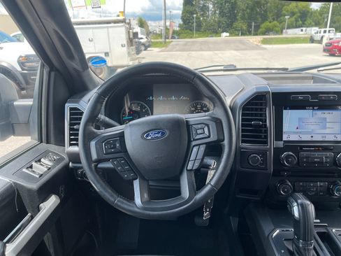 Used 2018 Ford F150 XLT w/ Equipment Group 302A Luxury AWD/4WD image 16