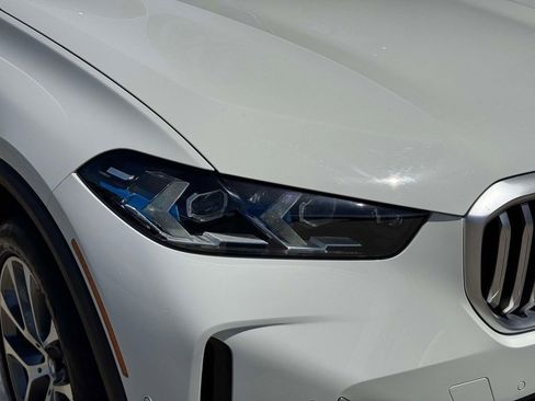 Certified 2024 BMW X5 xDrive40i w/ Premium Package AWD/4WD image 3