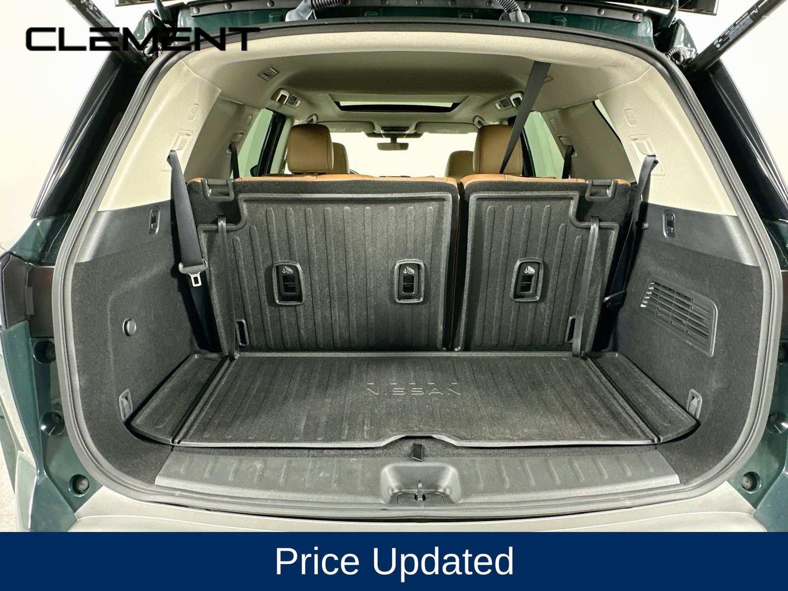 Used 2024 Nissan Pathfinder Platinum w/ Lighting Package (N93) AWD/4WD image 10