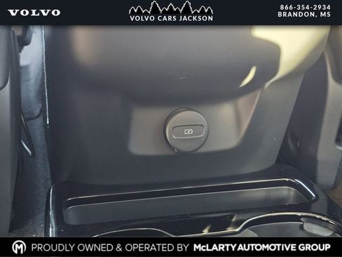 New 2026 Volvo XC90 B5 Plus w/ Protection Package Premier AWD/4WD image 16