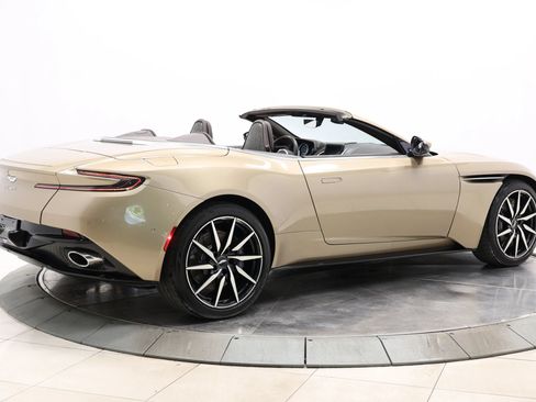 Used 2019 Aston Martin DB11 Volante RWD image 66
