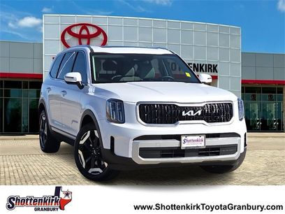 Used 2025 Kia Telluride EX w/ EX Captain's Chair Package